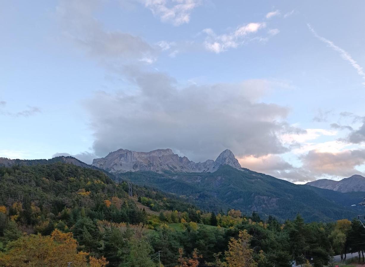 Grand Studio 3 Personnes Idealement Place Barcelonnette Dış mekan fotoğraf